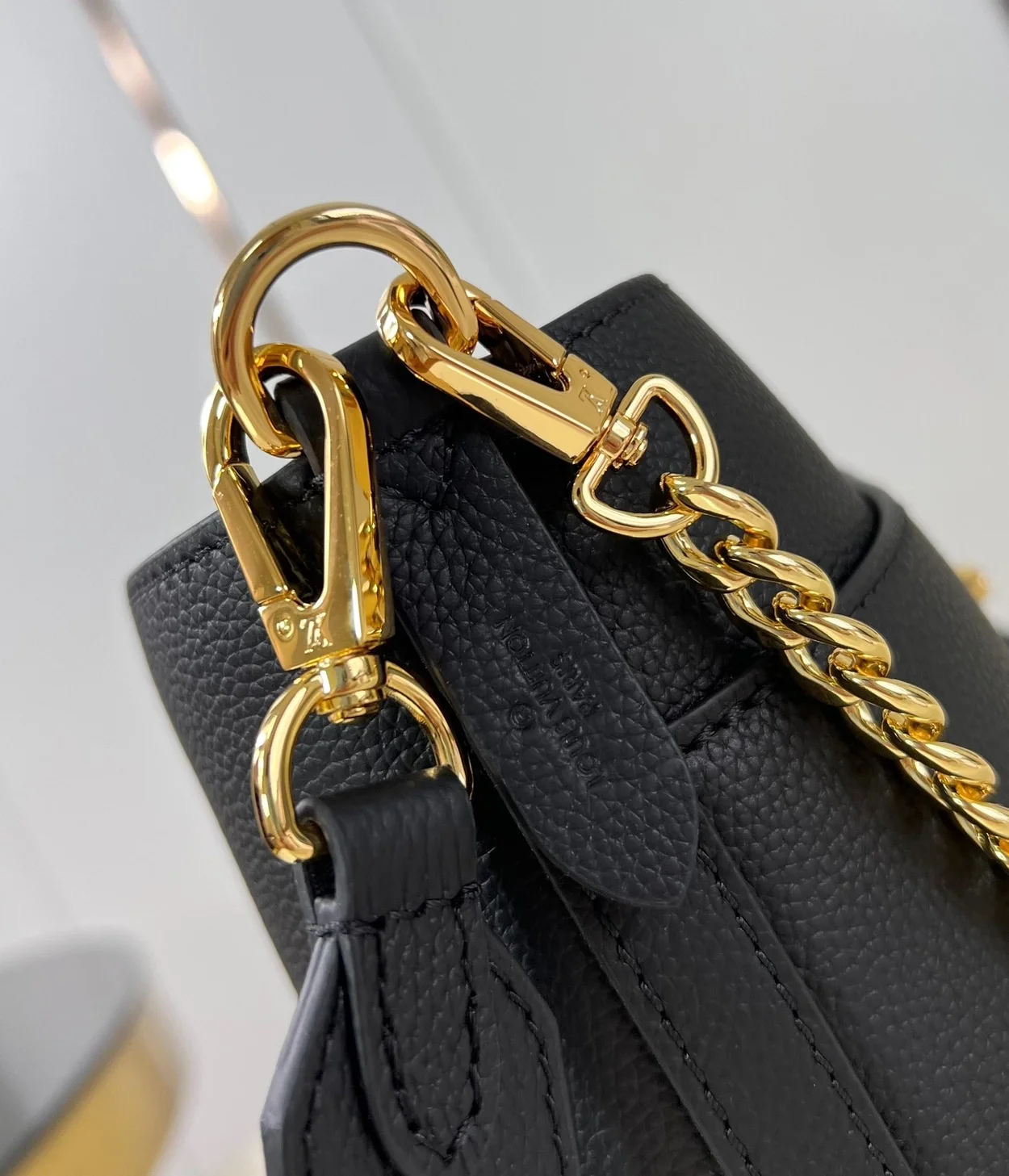 루이비통 락 앤 워크 백 블랙 M24006