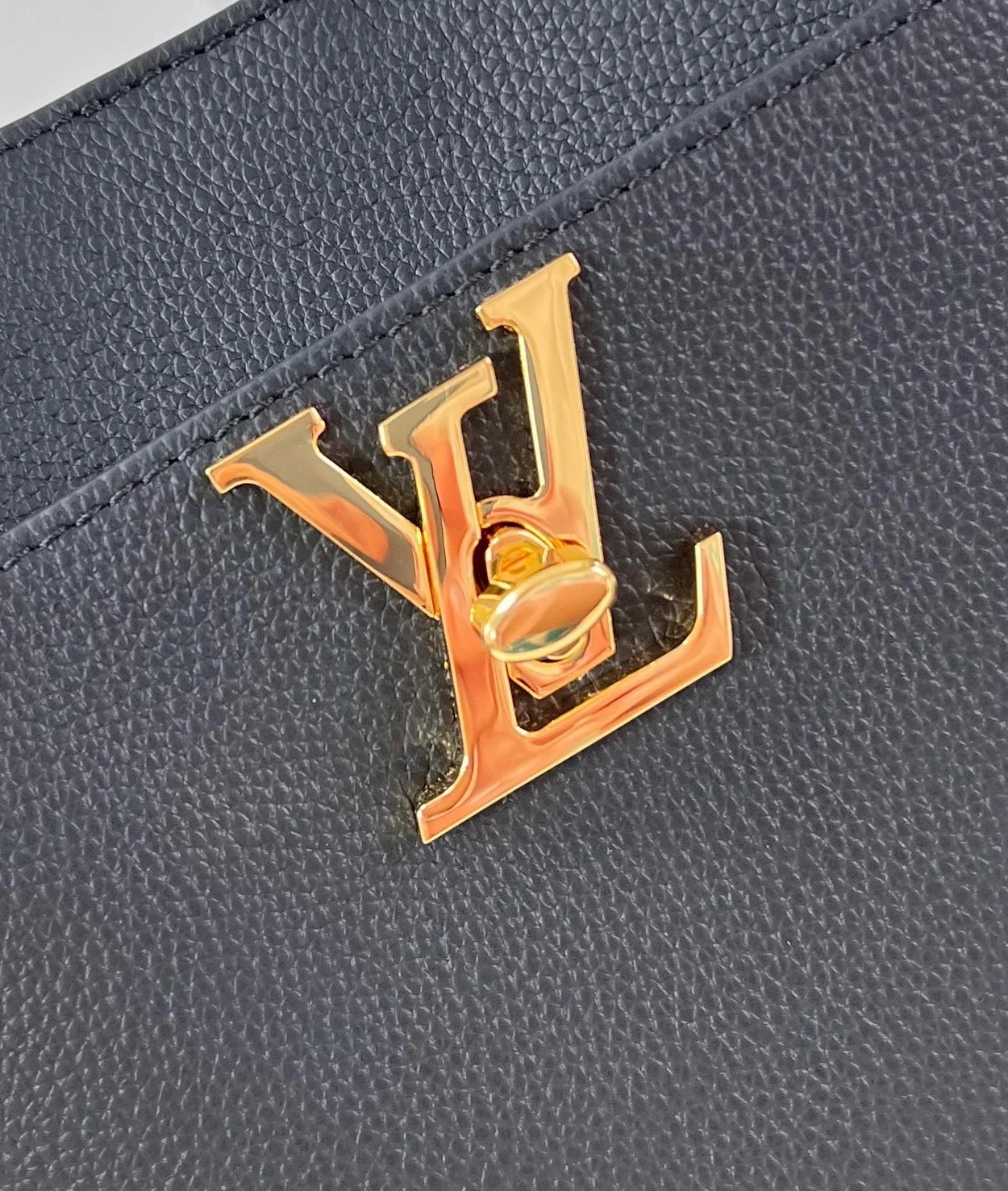 루이비통 락 앤 워크 백 블랙 M24006