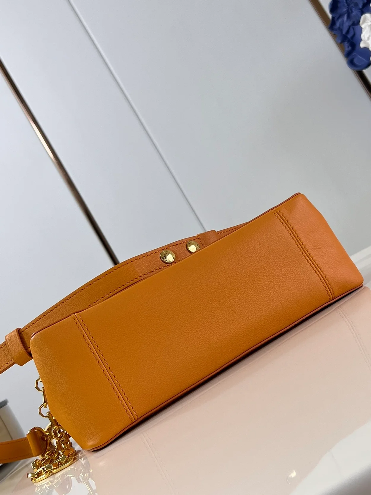 루이비통 도핀 소프트 MM 백 M25048