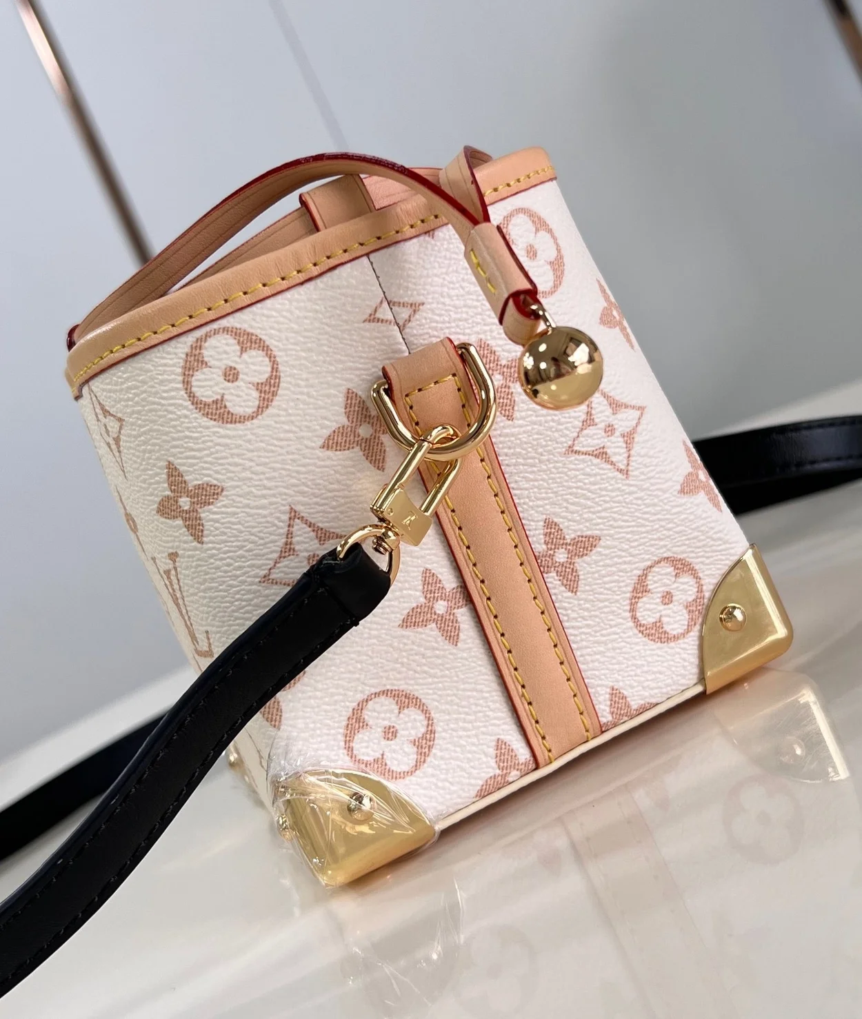 루이비통 노에 퍼스 숄더백 M83227