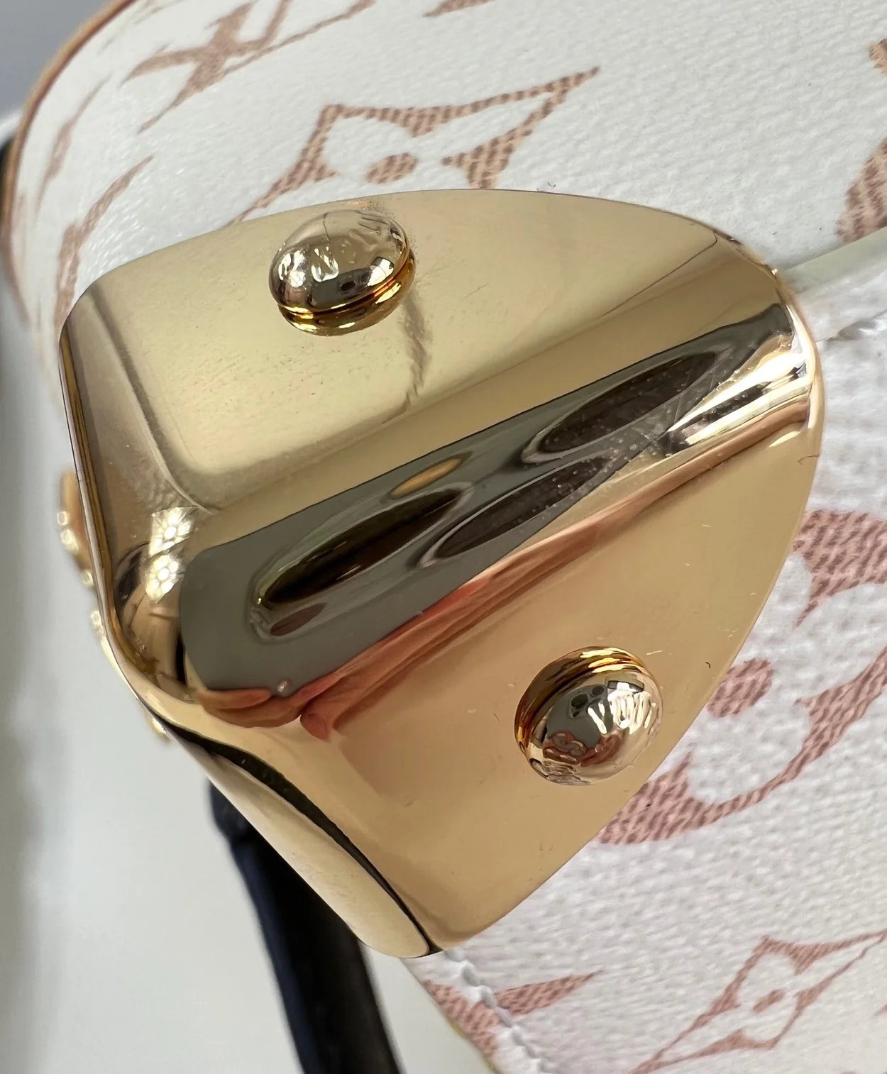 루이비통 노에 퍼스 숄더백 M83227