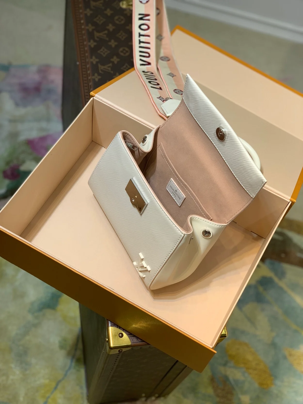 루이비통 클루니 미니 쿼츠 백 M58928