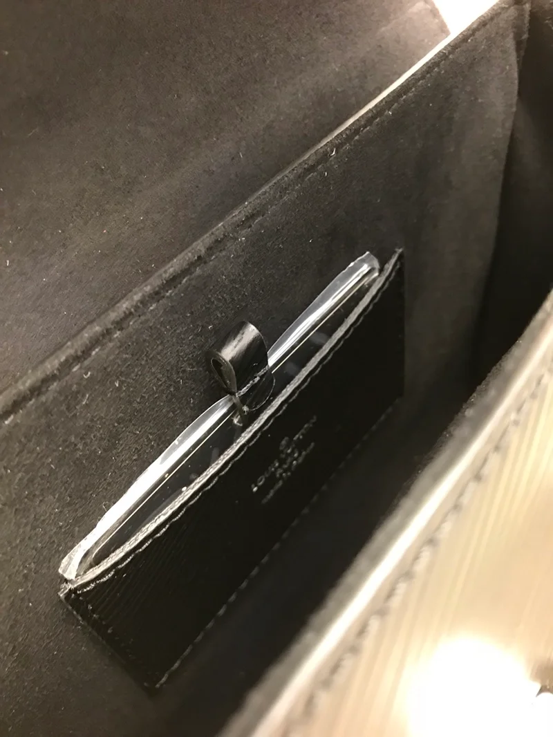 루이비통 트위스트 에피 MM M50282