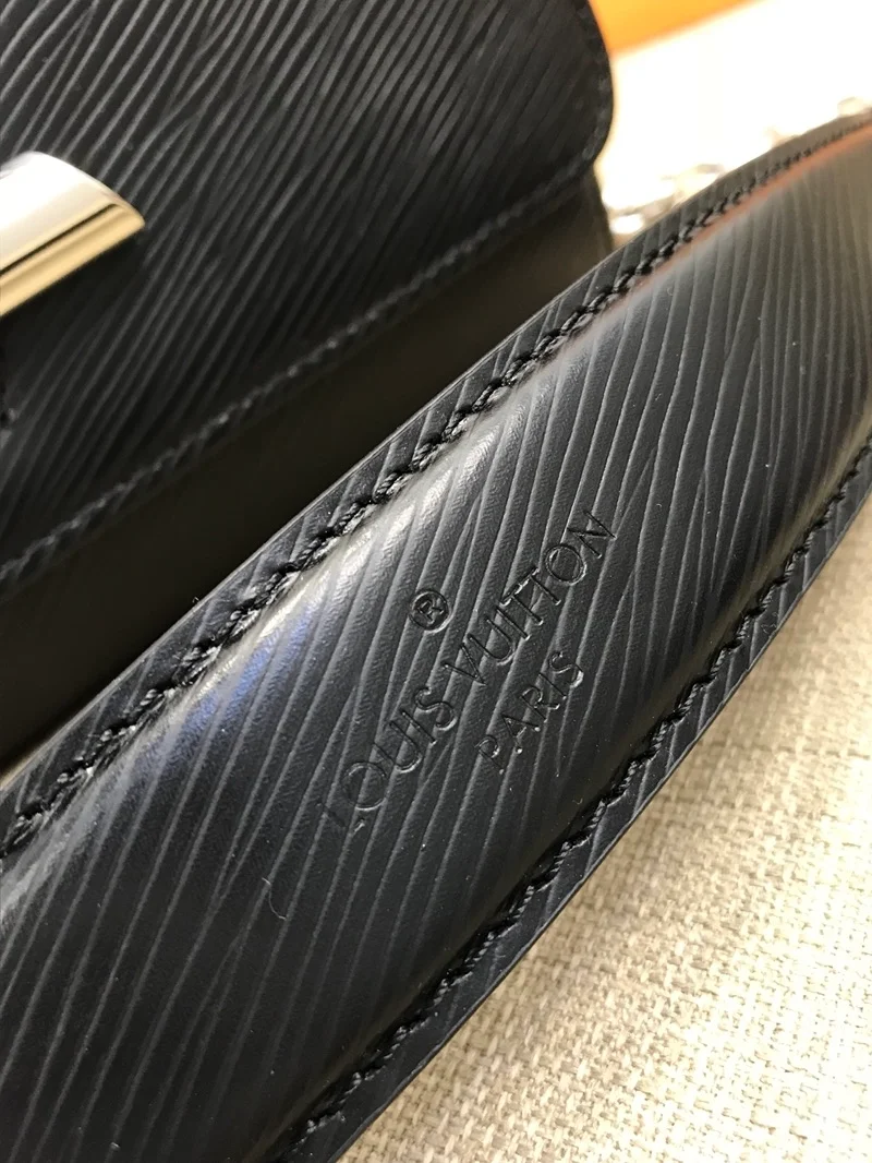 루이비통 트위스트 에피 MM M50282