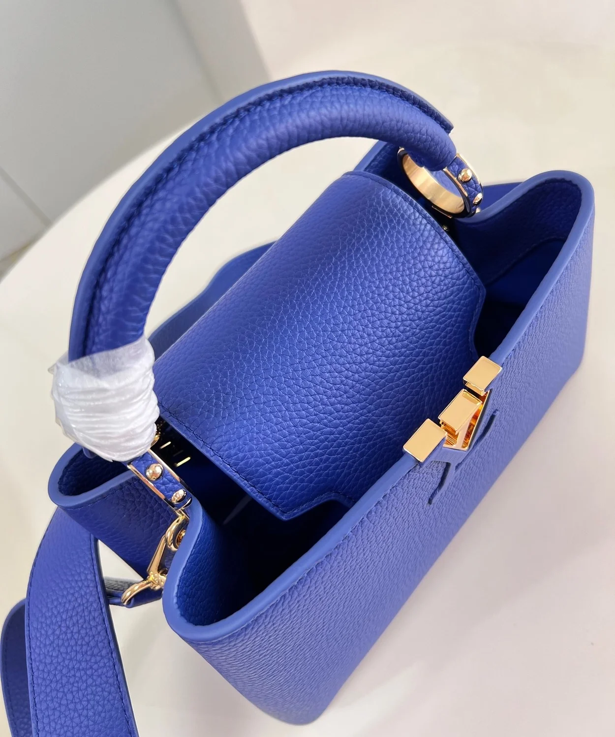 루이비통 카퓌신 BB M23243