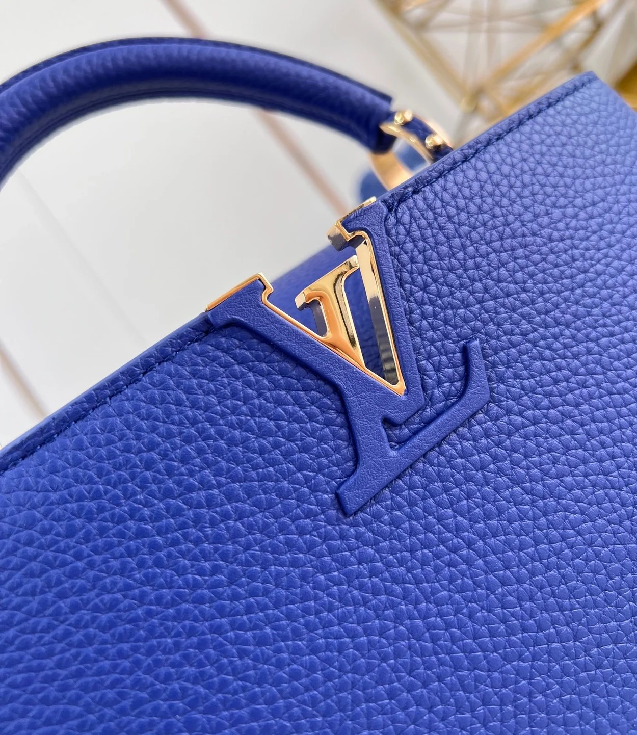 루이비통 카퓌신 BB M23243