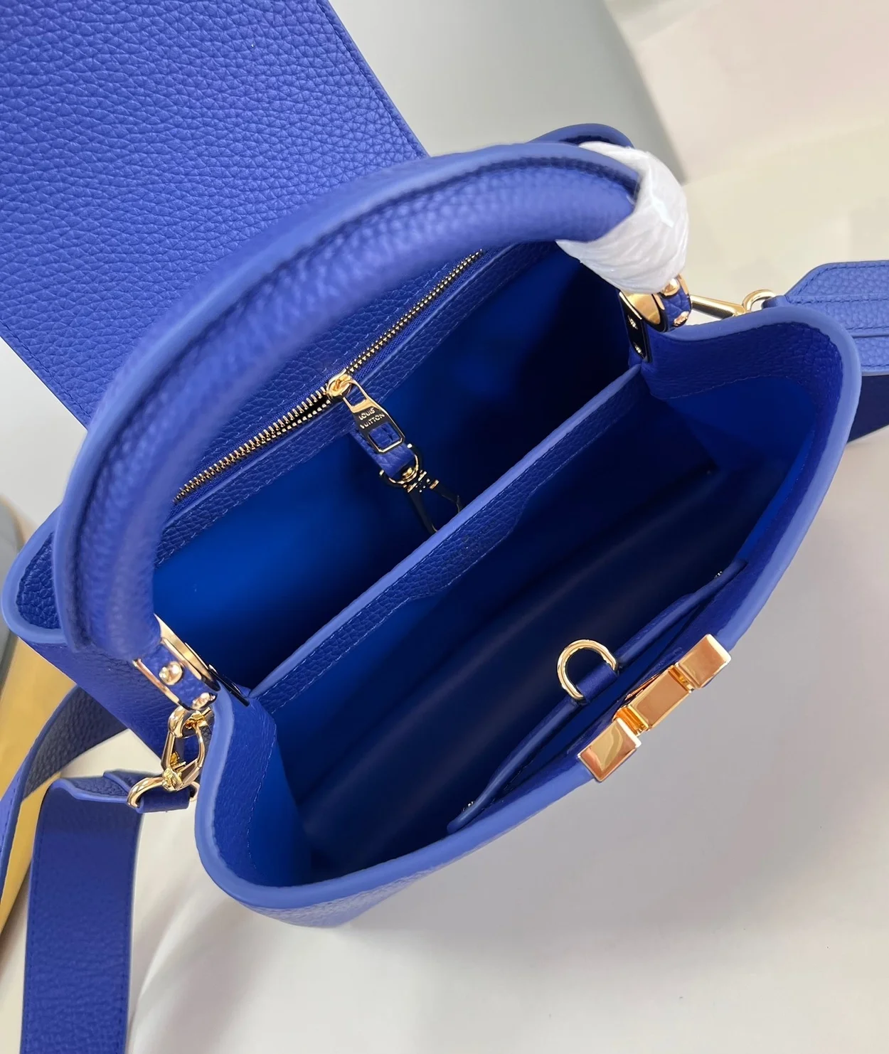 루이비통 카퓌신 BB M23243