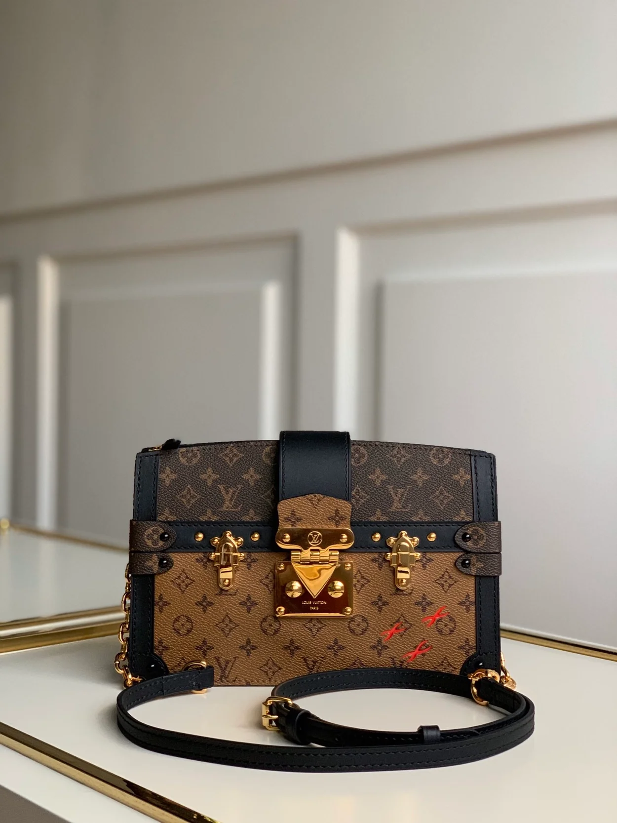 루이비통 트렁크 클러치 M43596