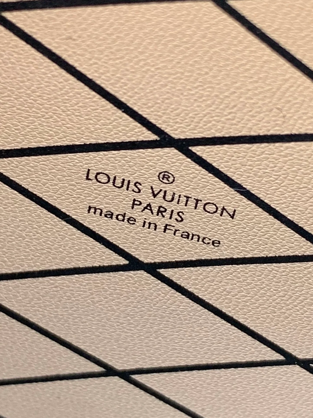 루이비통 트렁크 클러치 M43596