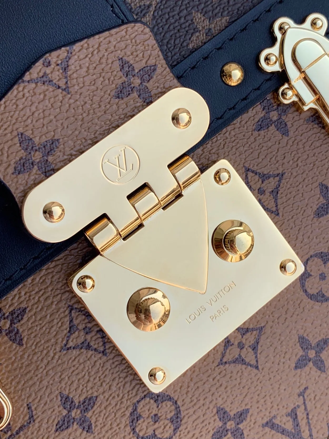 루이비통 트렁크 클러치 M43596