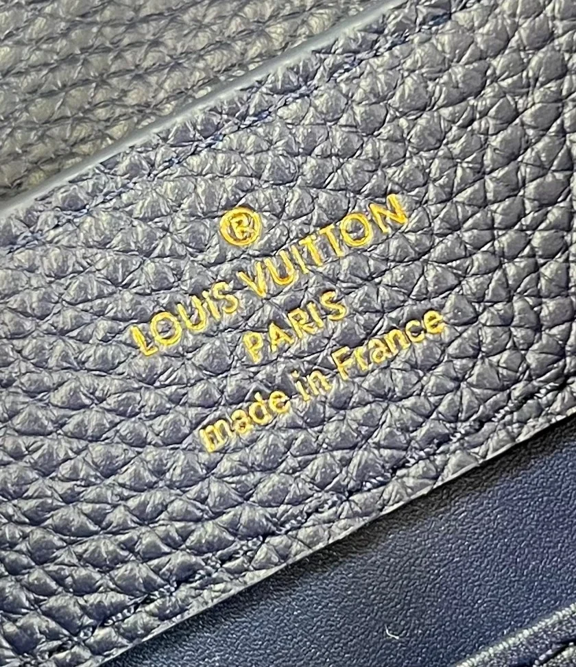 루이비통 카퓌신 미니 M21150