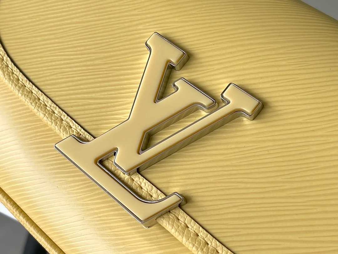 루이비통 부시 에피 핸드백 M59457