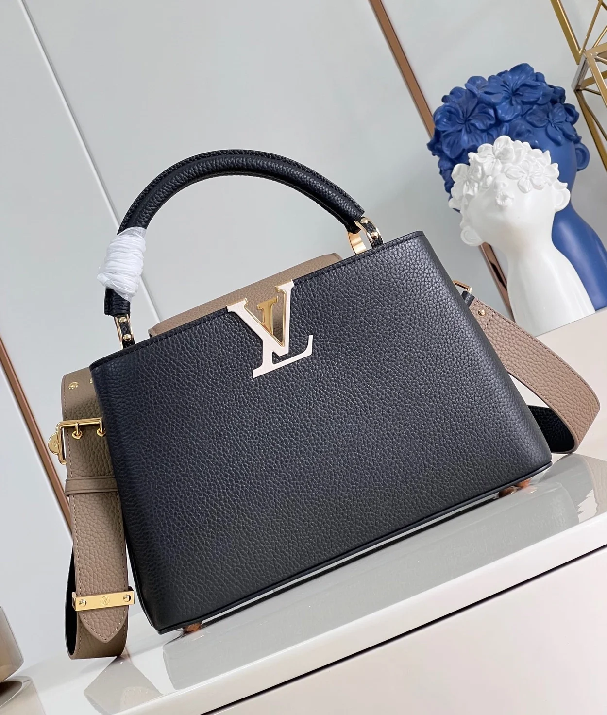 루이비통 카퓌신 MM M22676