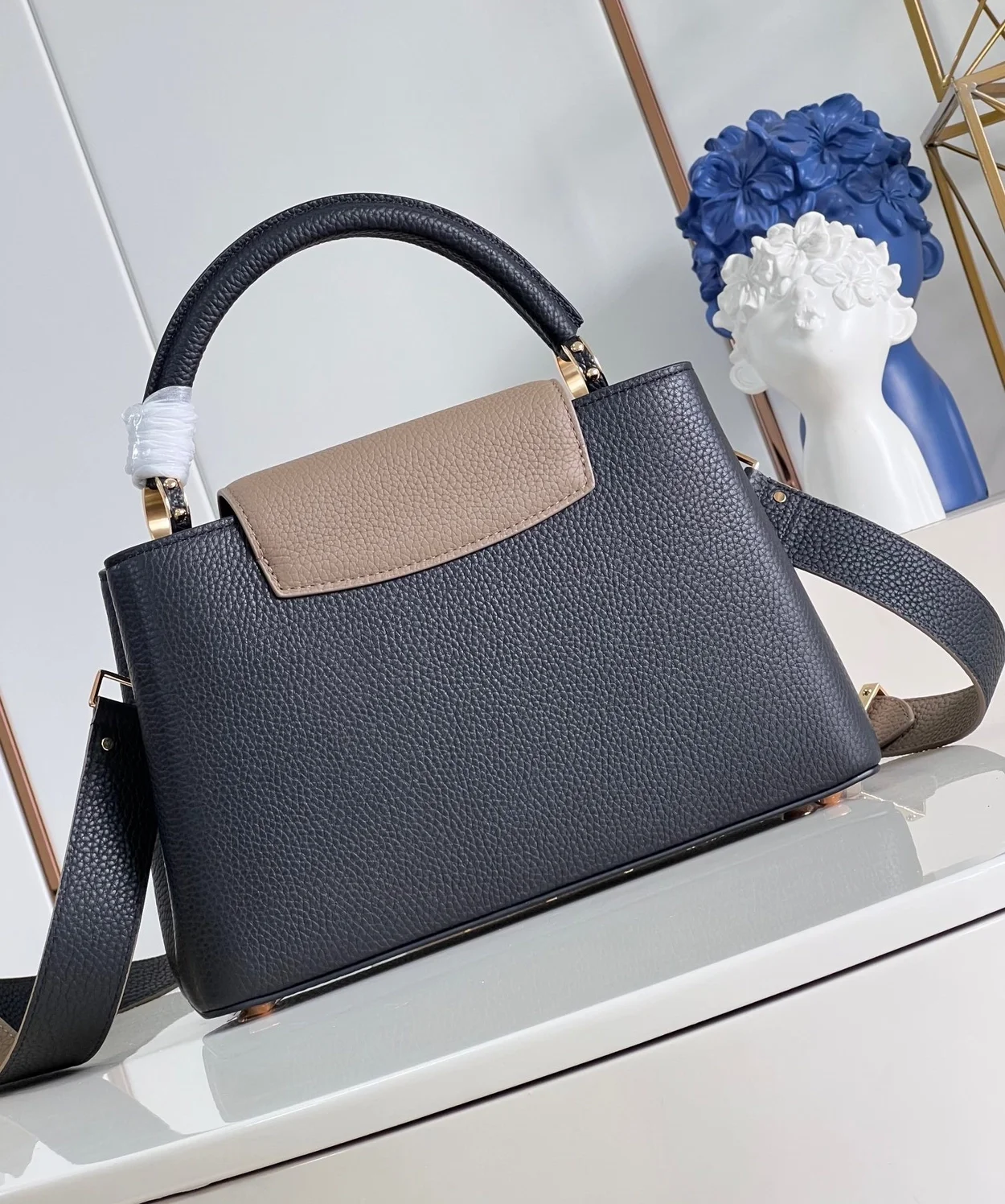 루이비통 카퓌신 MM M22676