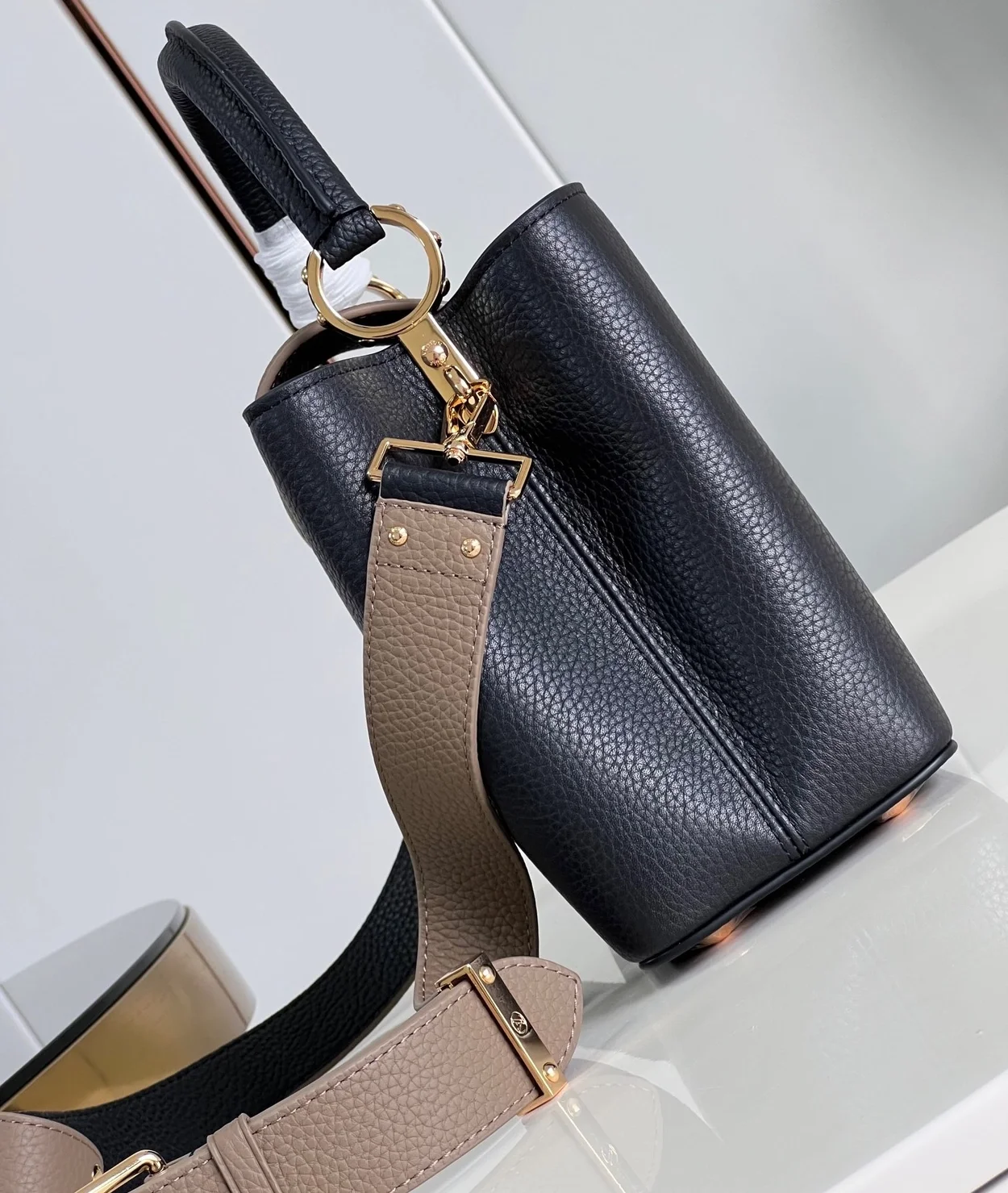 루이비통 카퓌신 MM M22676