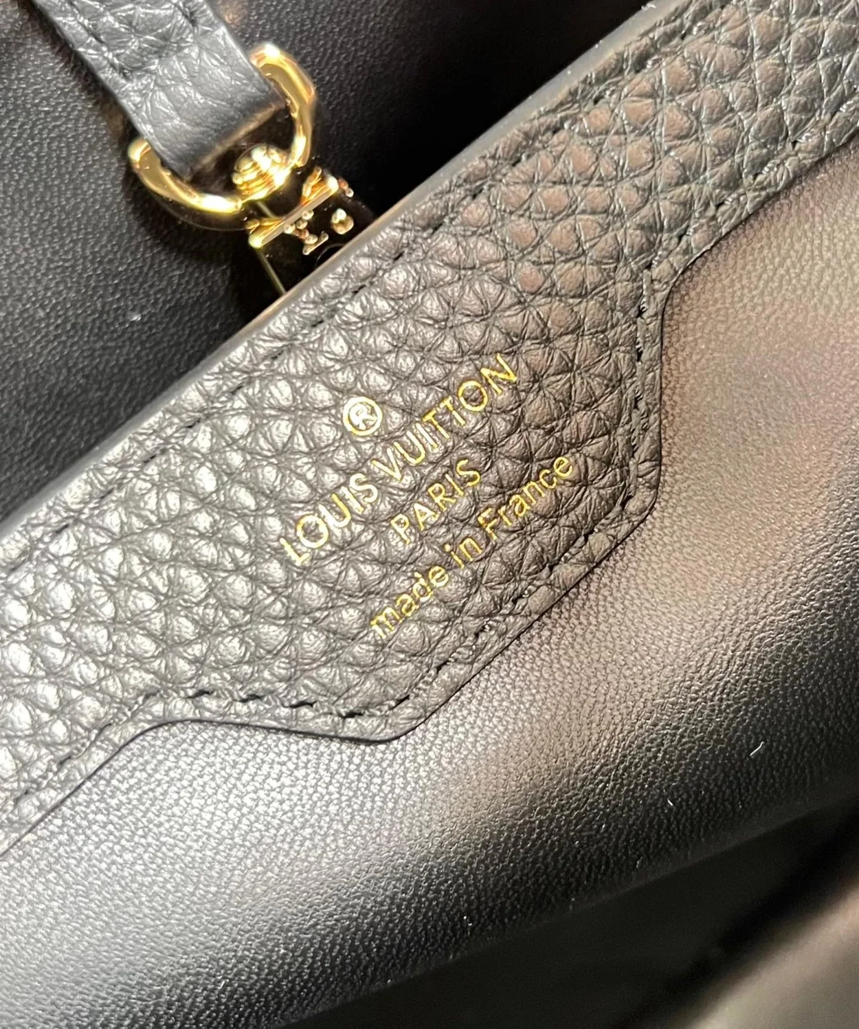 루이비통 카퓌신 MM M22676