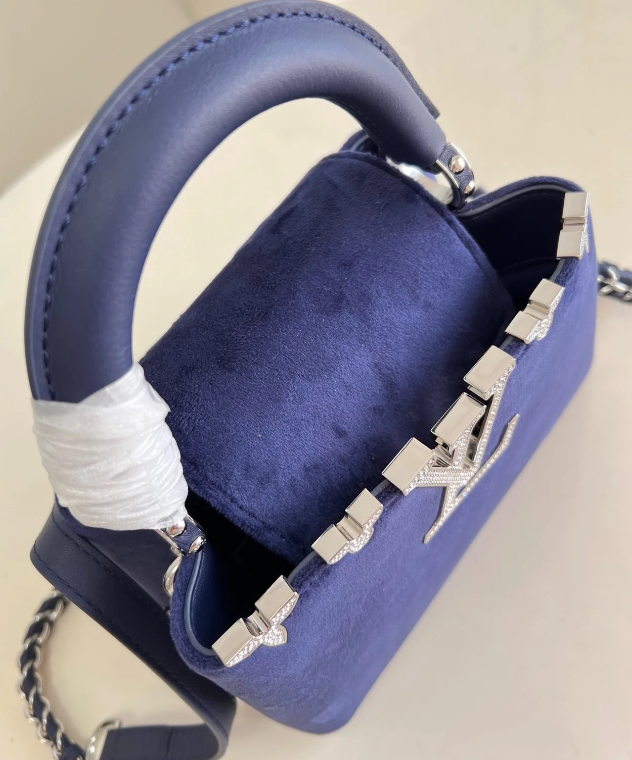 루이비통 카퓌신 미니 M23246