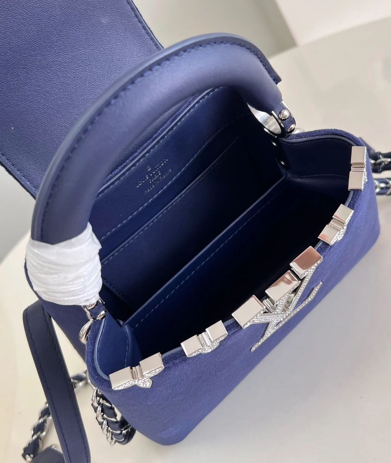 루이비통 카퓌신 미니 M23246