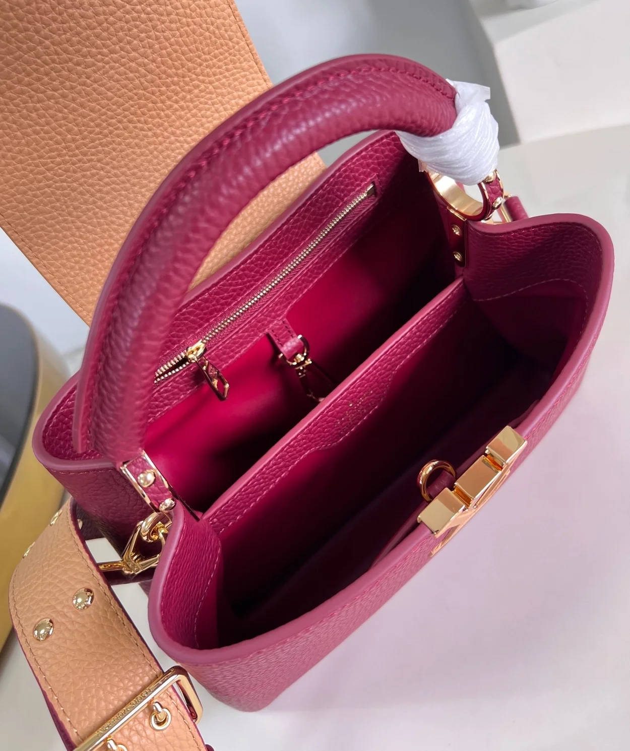 루이비통 카퓌신 BB M22677