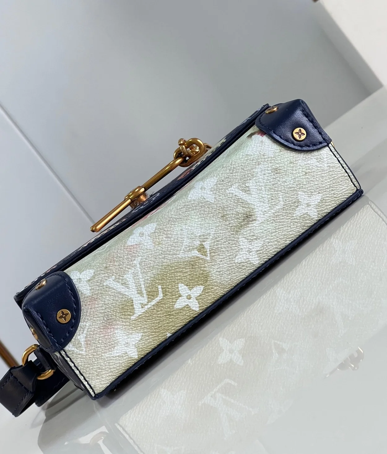 루이비통 스티머 웨어러블 월릿 M82900