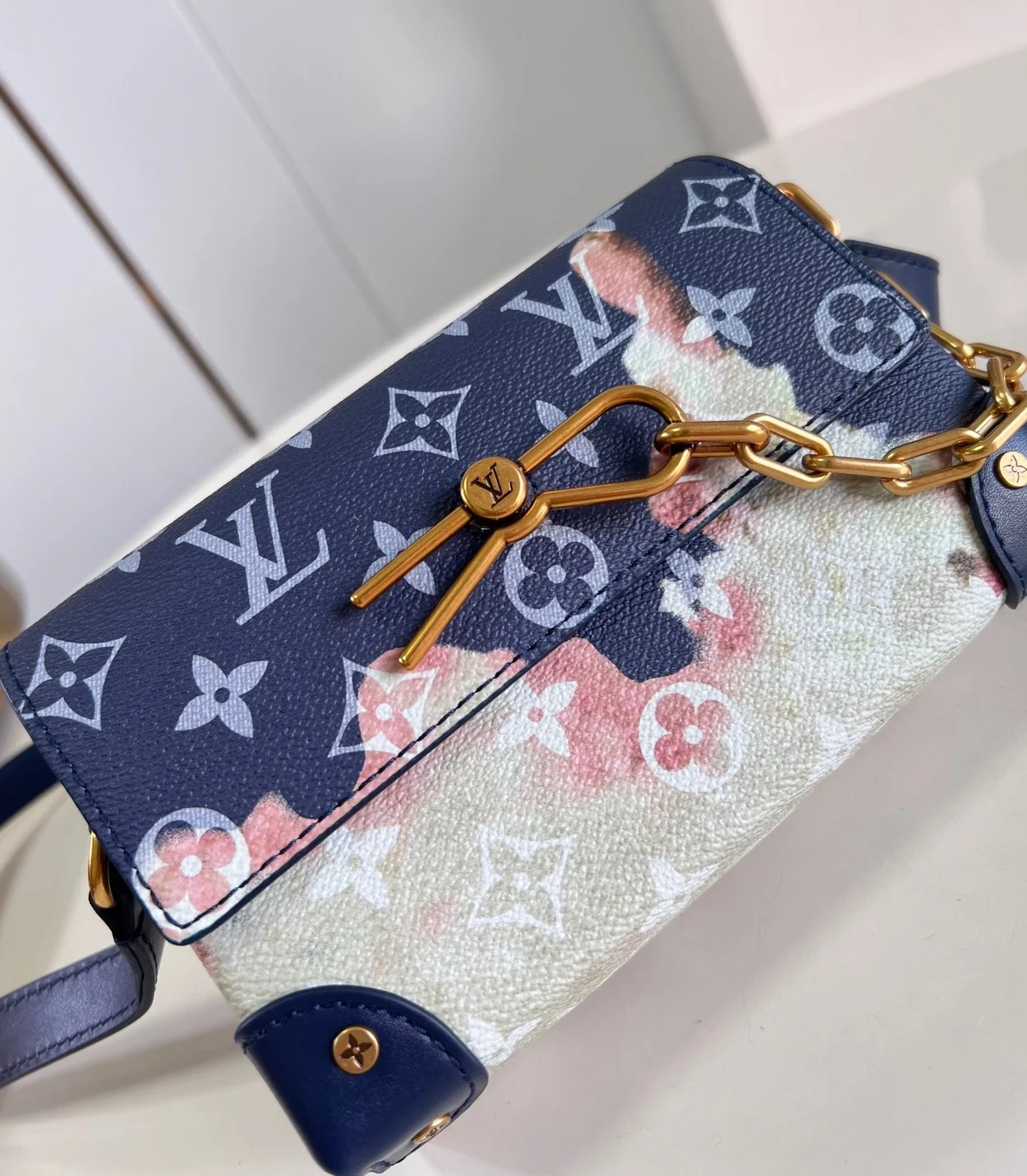 루이비통 스티머 웨어러블 월릿 M82900