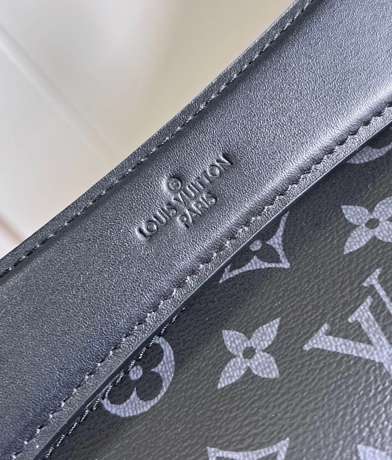 루이비통 소프트 폴로숑 PM M46796