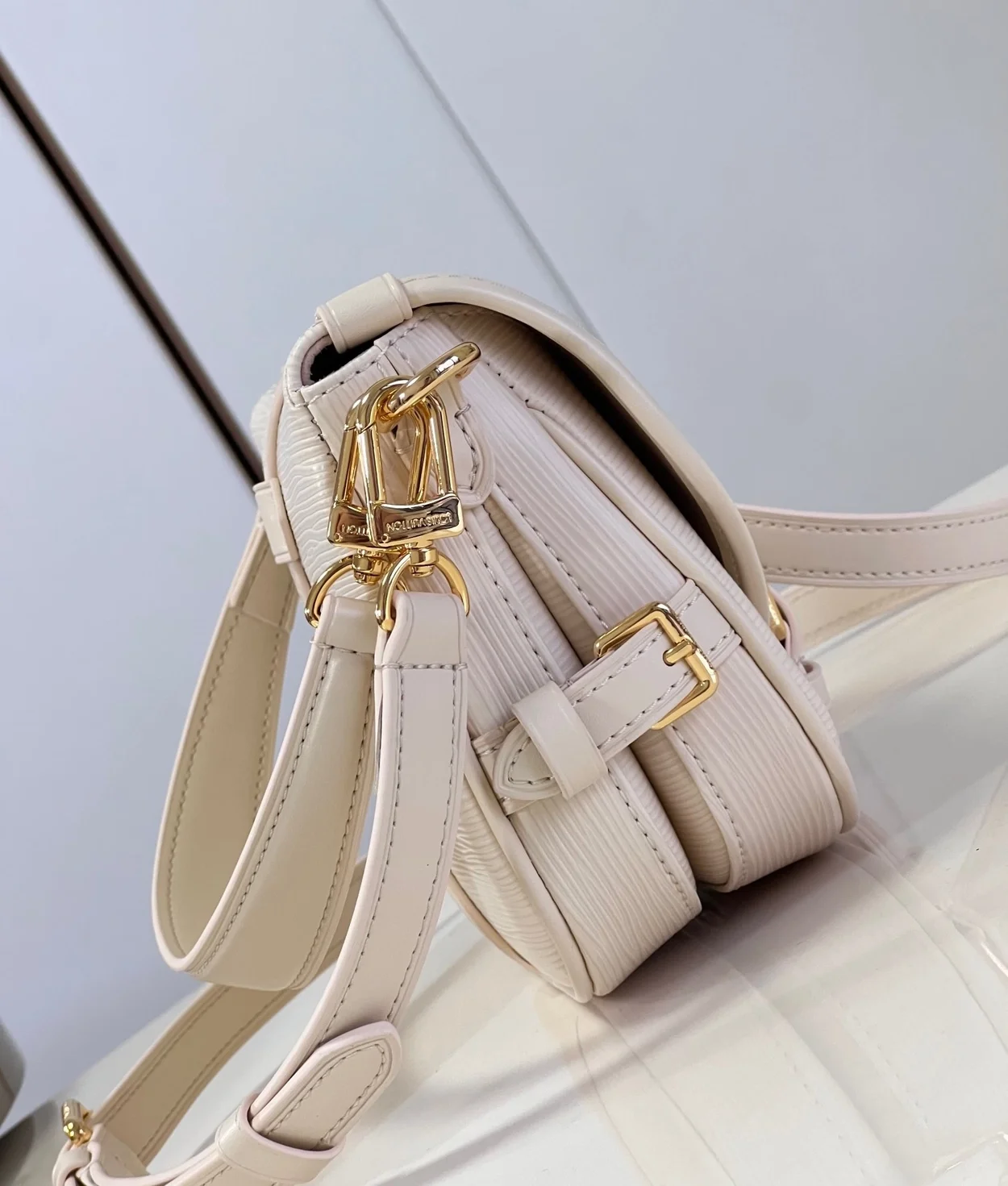 루이비통 소뮈르 BB M23746