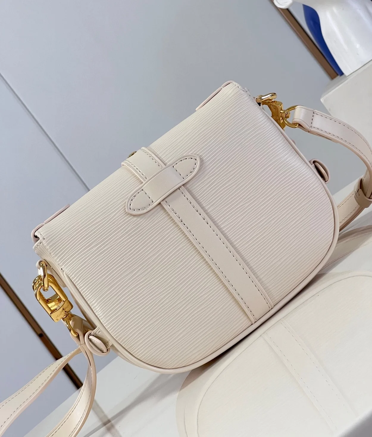 루이비통 소뮈르 BB M23746