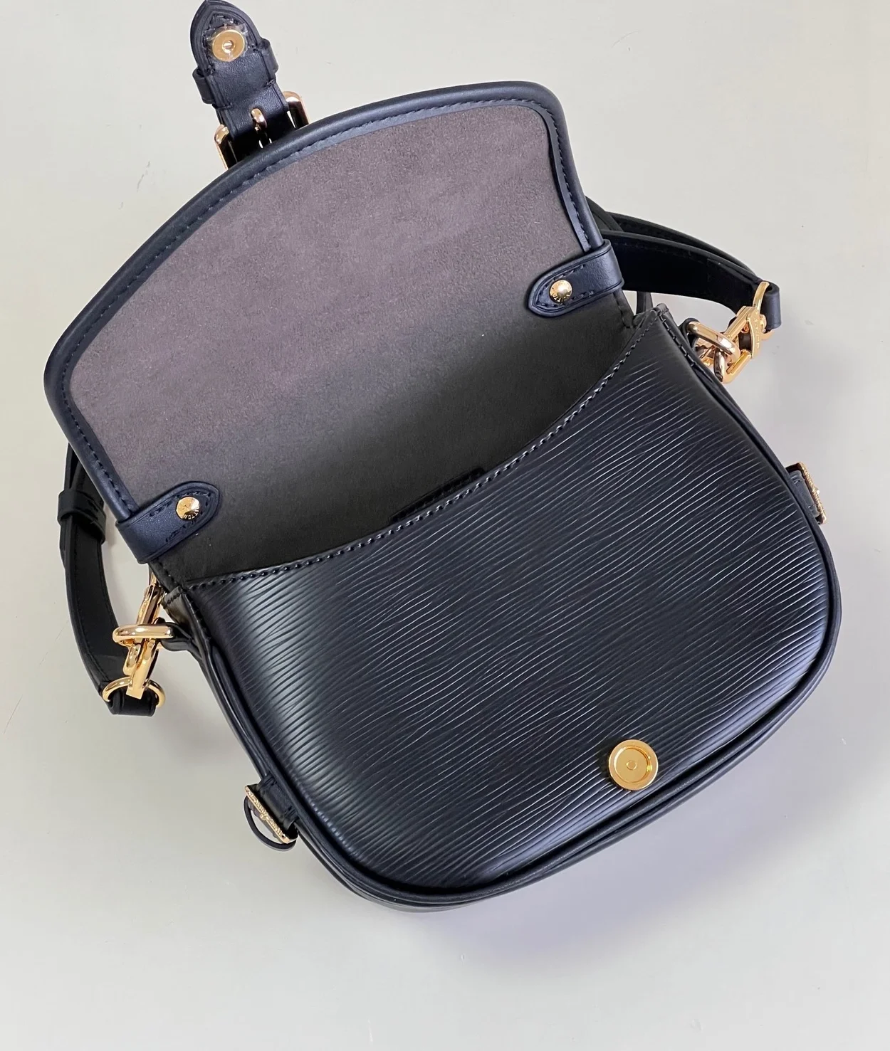 루이비통 소뮈르 BB M23469