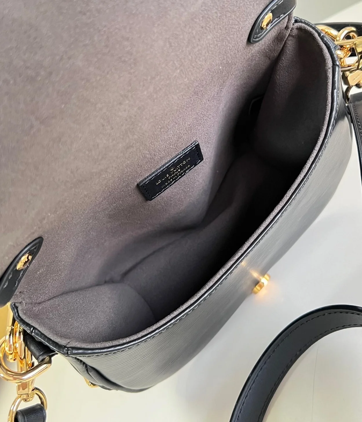 루이비통 소뮈르 BB M23469