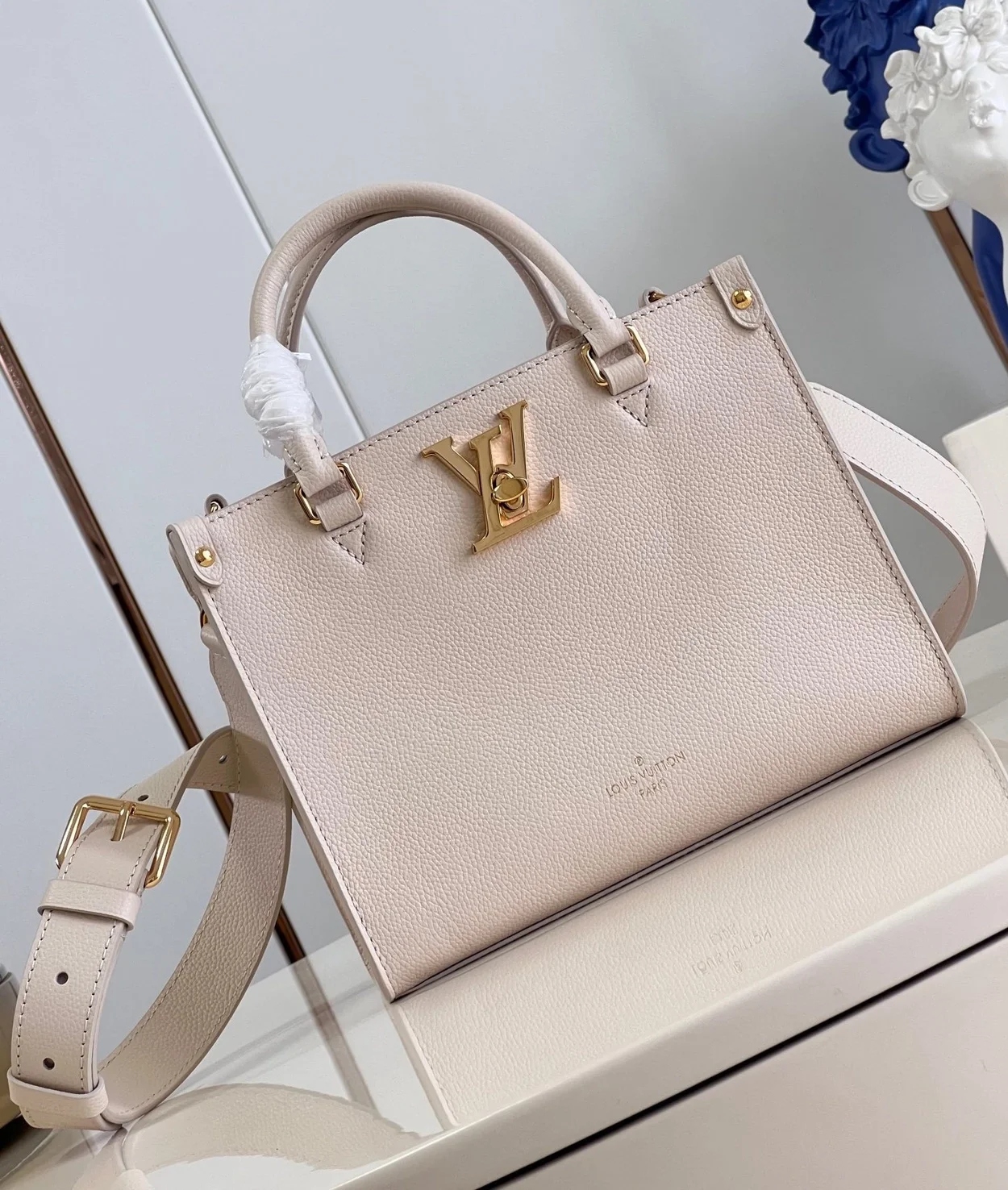 루이비통 락 & 고 락미 핸드백 M23637