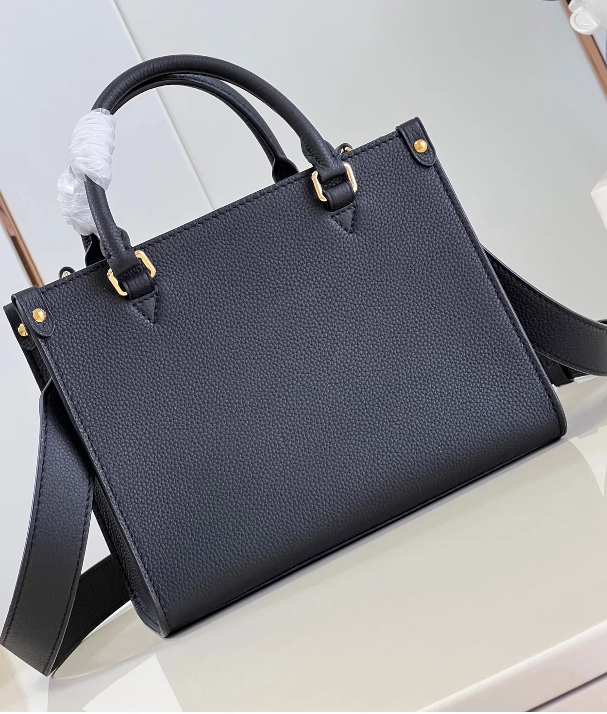 루이비통 락 & 고 락미 핸드백 M22311