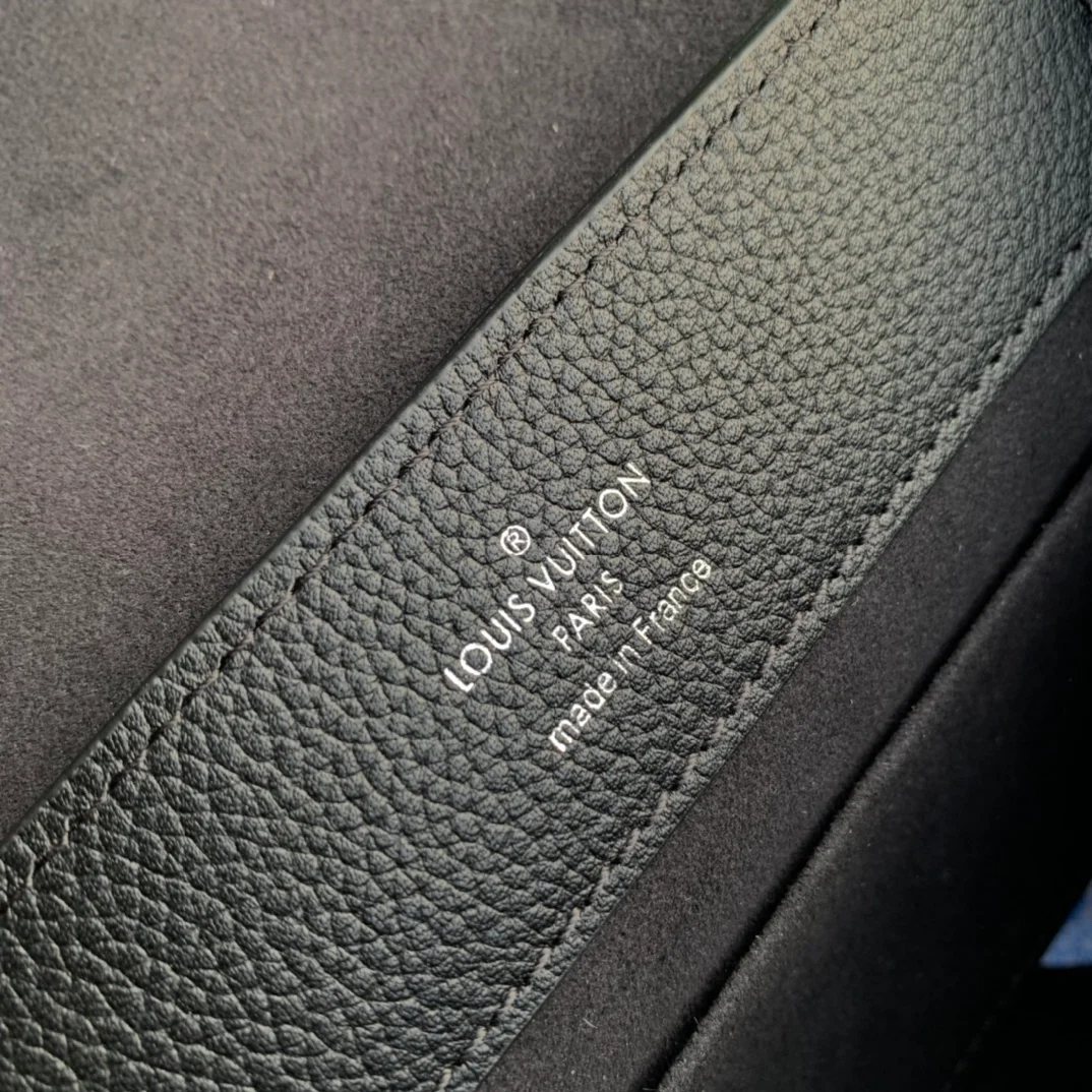 루이비통 락미 에버 미니 백 블랙 M20997