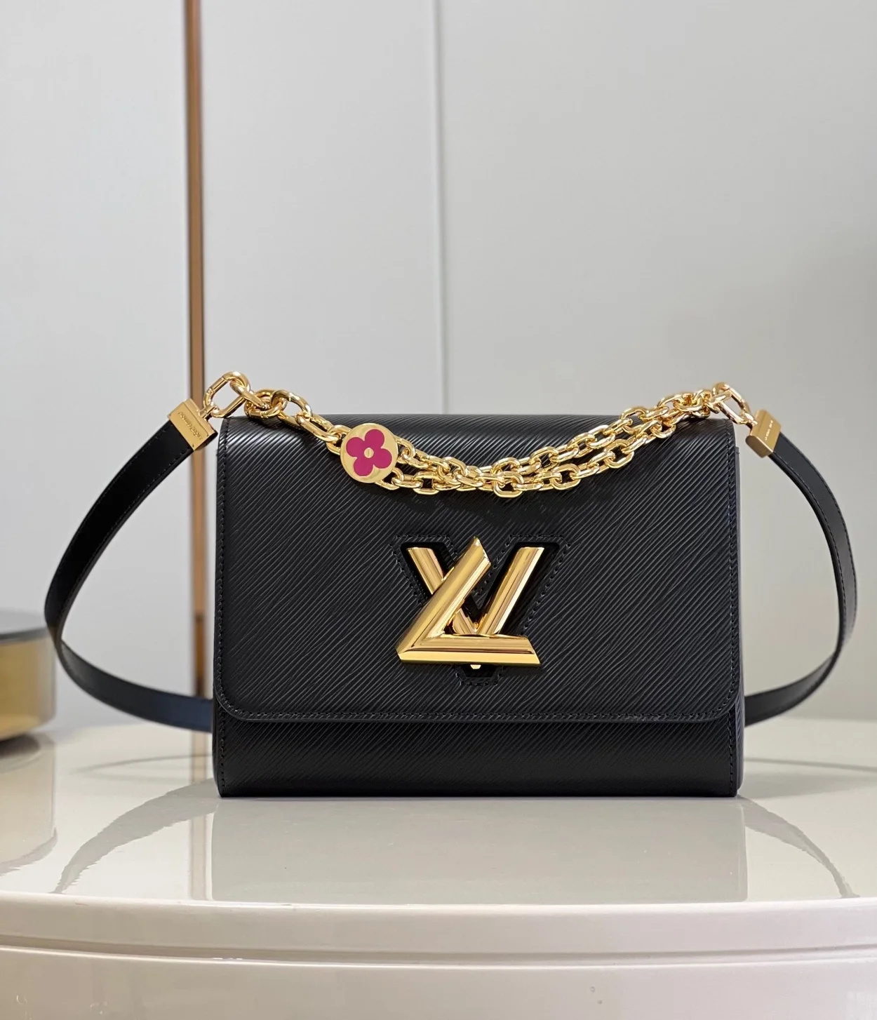 루이비통 트위스트 MM M21606