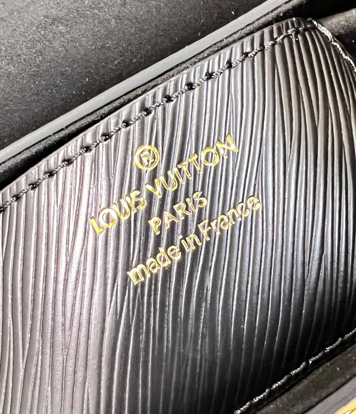 루이비통 트위스트 MM M21606