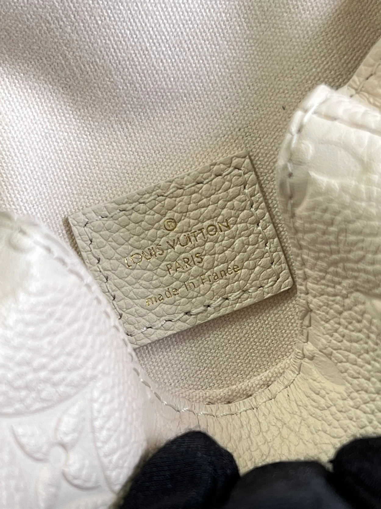 루이비통 마이크로 메티스 M81390