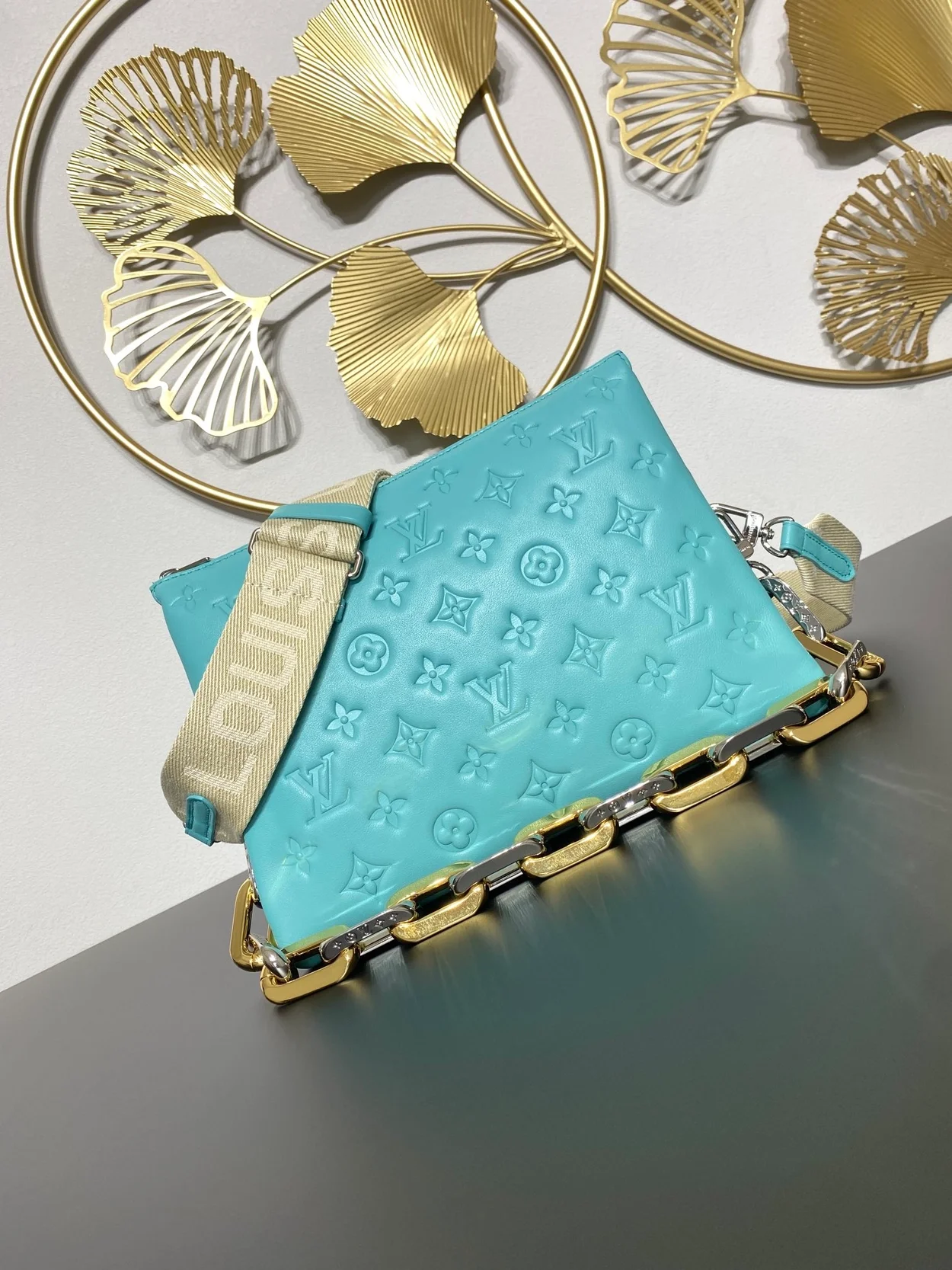 루이비통 쿠상 PM M22394