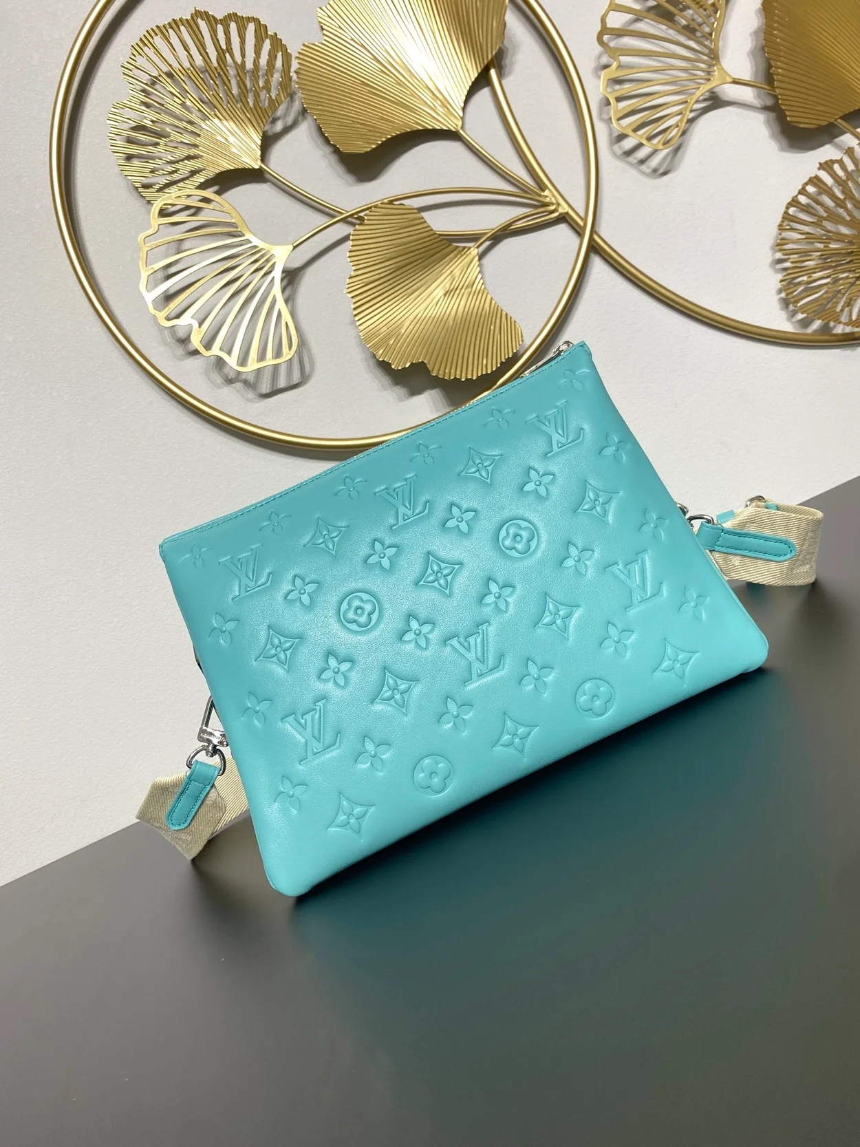 루이비통 쿠상 PM M22394