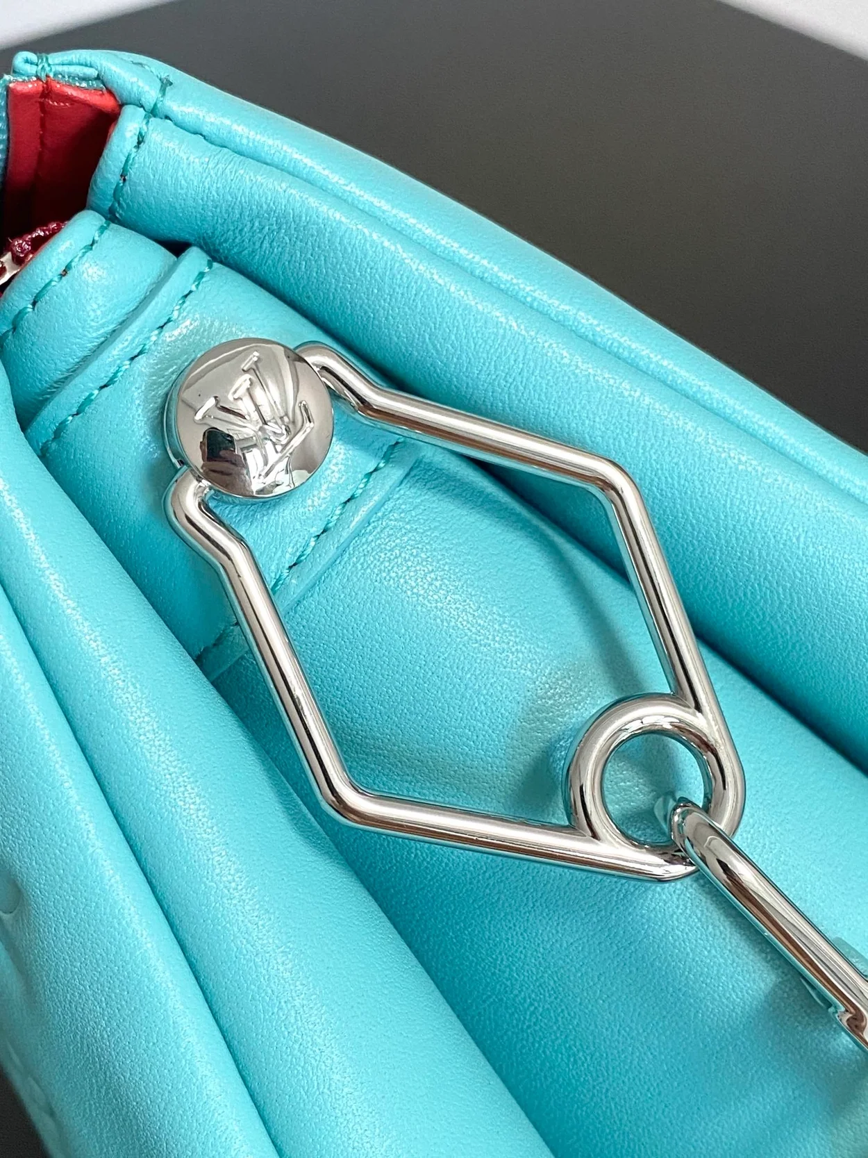 루이비통 쿠상 PM M22394