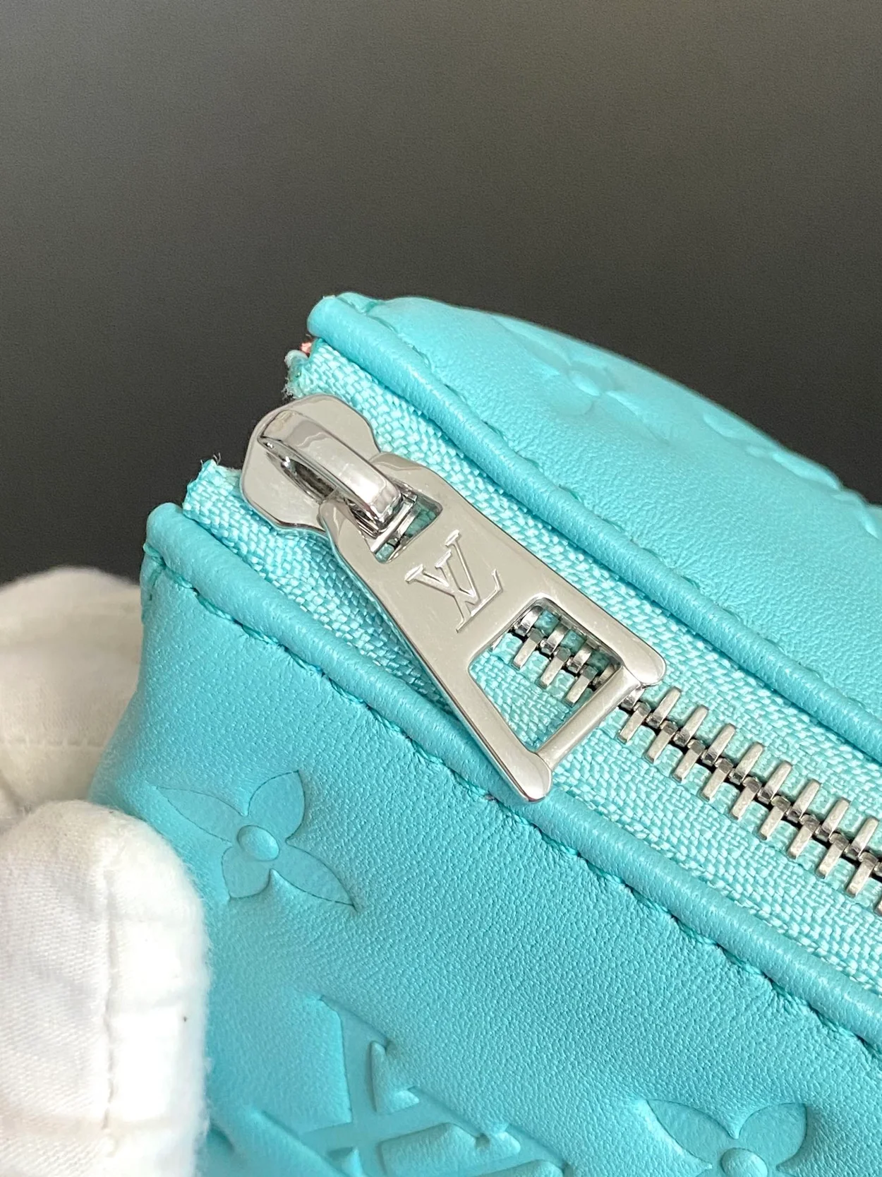 루이비통 쿠상 PM M22394