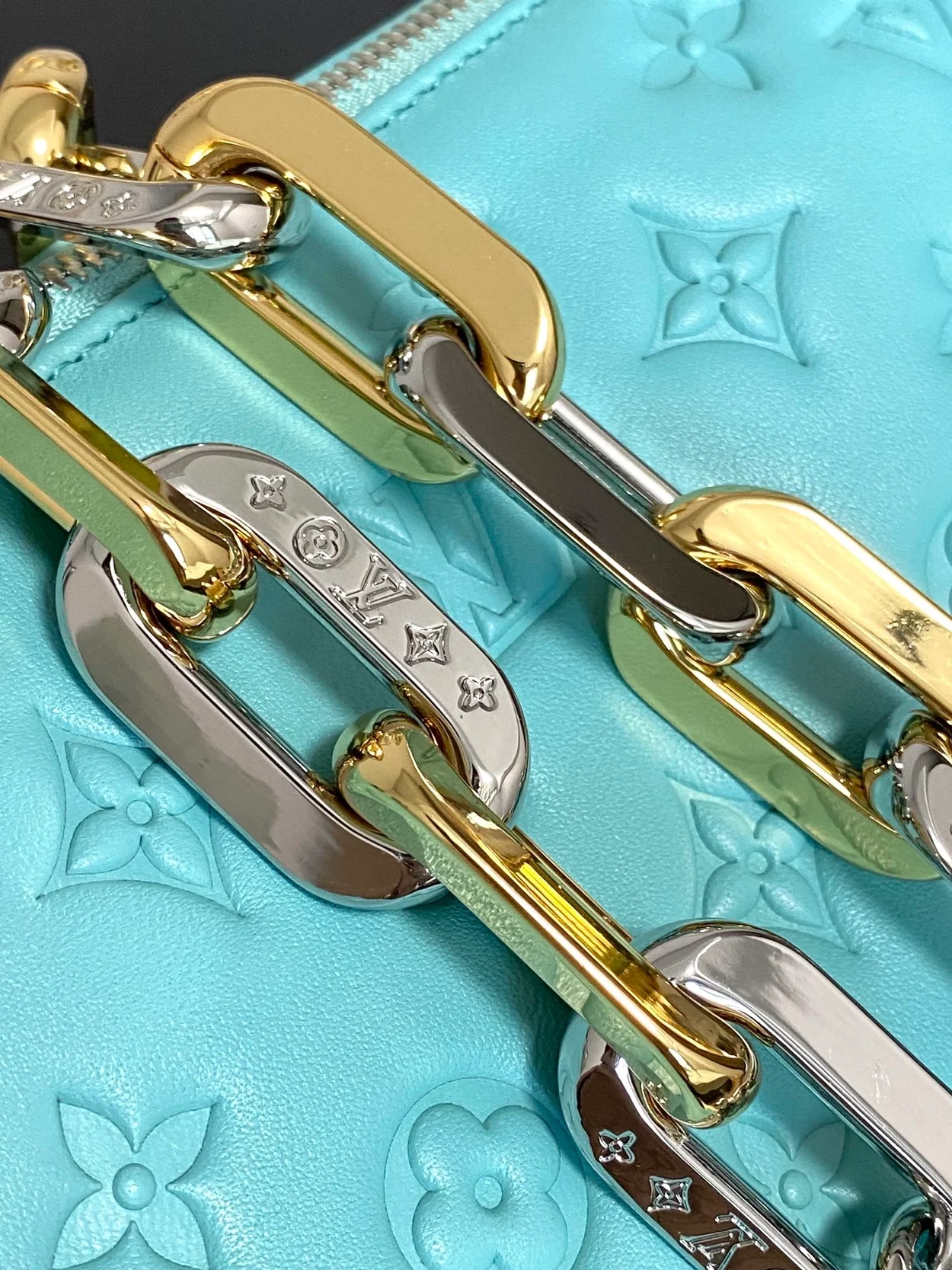 루이비통 쿠상 PM M22394