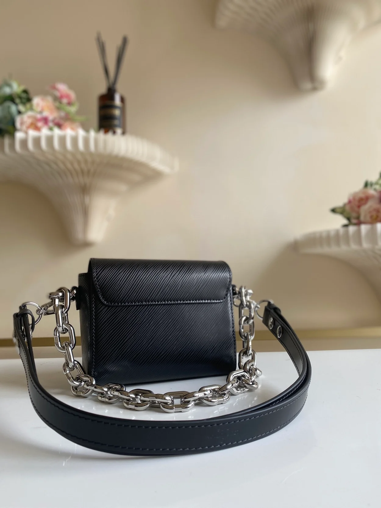 루이비통 트위스트 락 XL 백 M22296