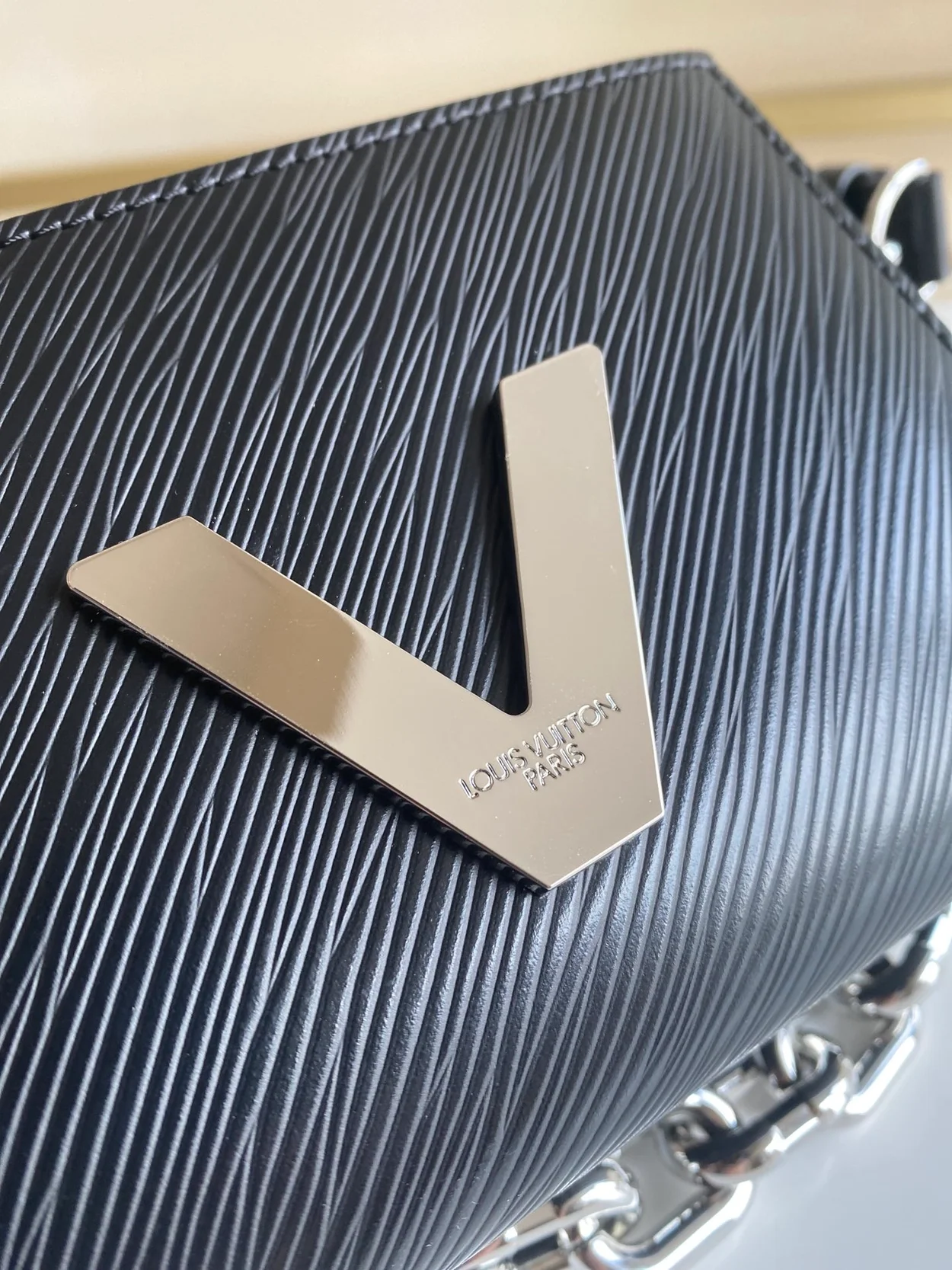 루이비통 트위스트 락 XL 백 M22296