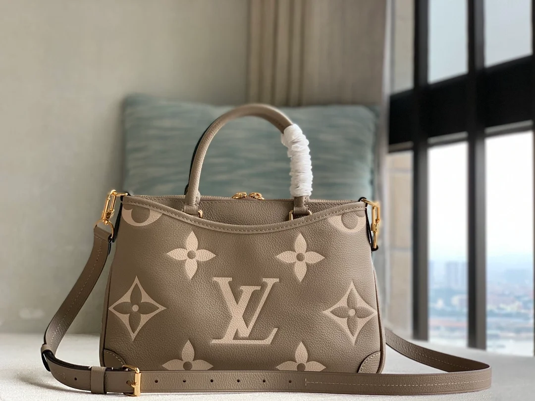 루이비통 트라이아논 PM 백 M46585