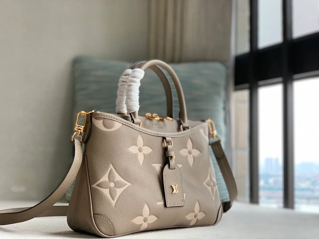 루이비통 트라이아논 PM 백 M46585