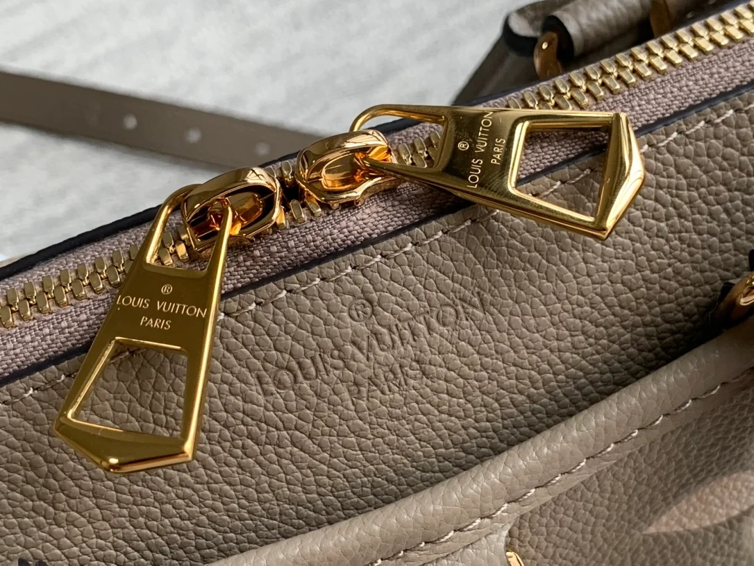 루이비통 트라이아논 PM 백 M46585