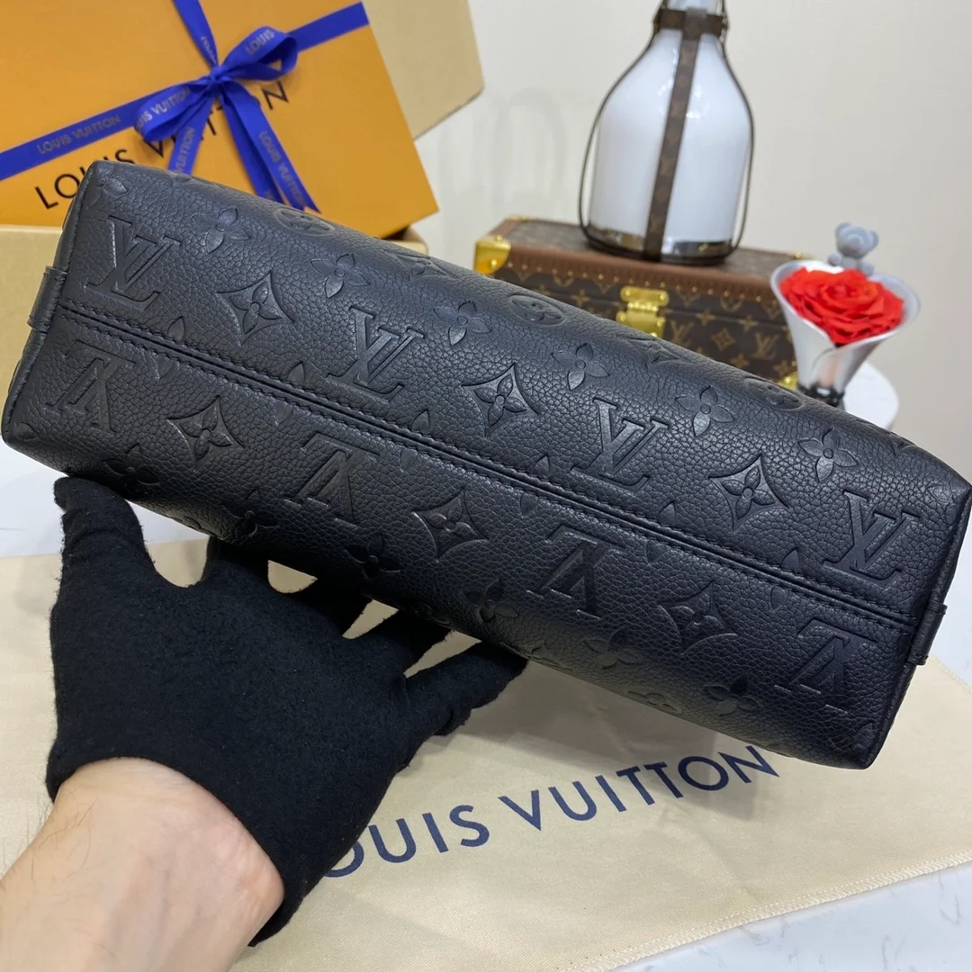 루이비통 삭 스포츠 핸드백 M46610