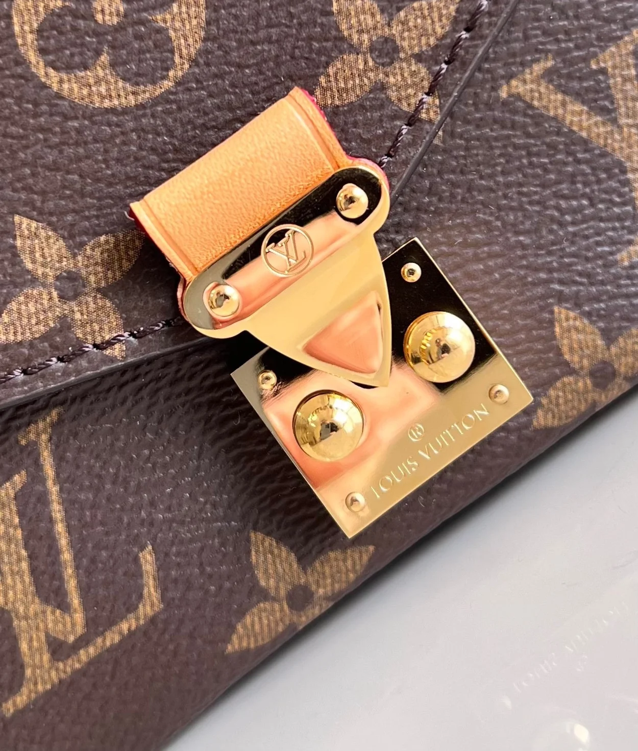 루이비통 모노그램 마이크로 메티스 백 M81267