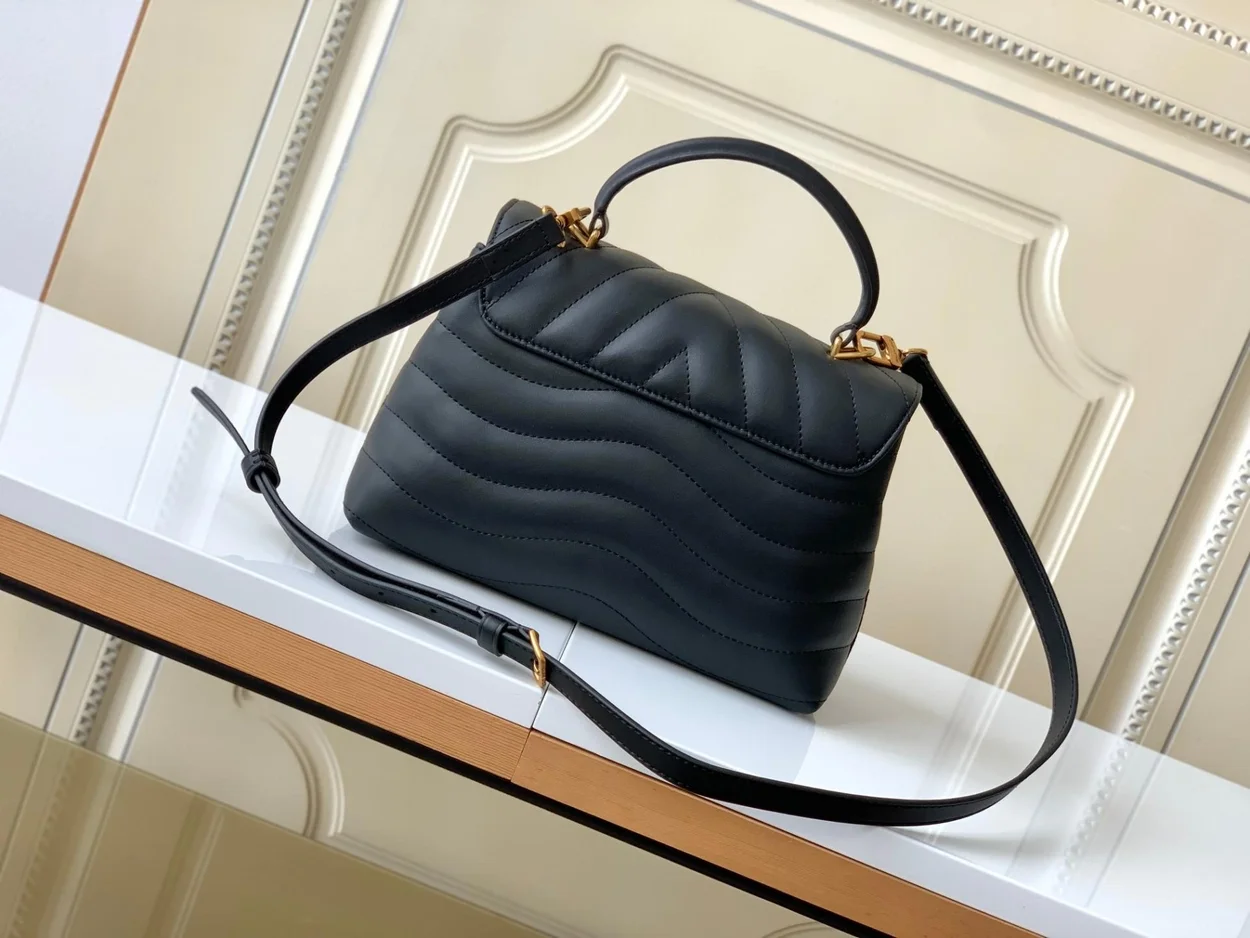 루이비통 홀드 미 블랙 M21720