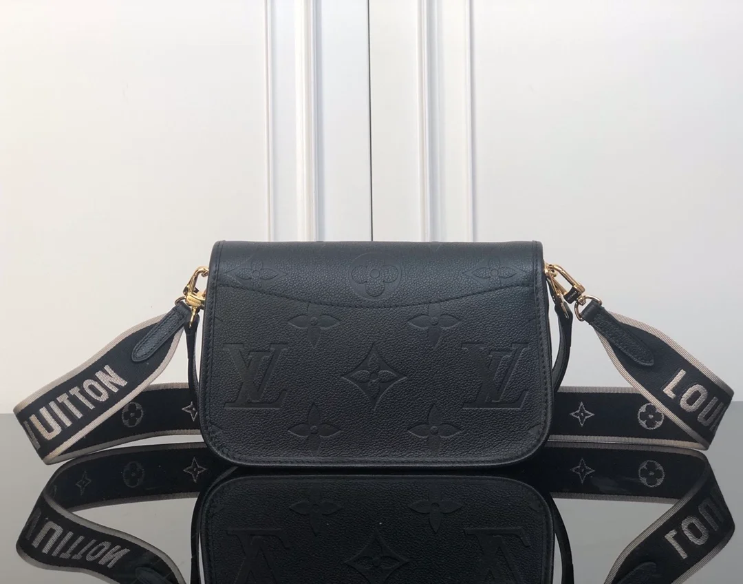 루이비통 다이앤 앙프렝뜨 모노그램 백 M46386